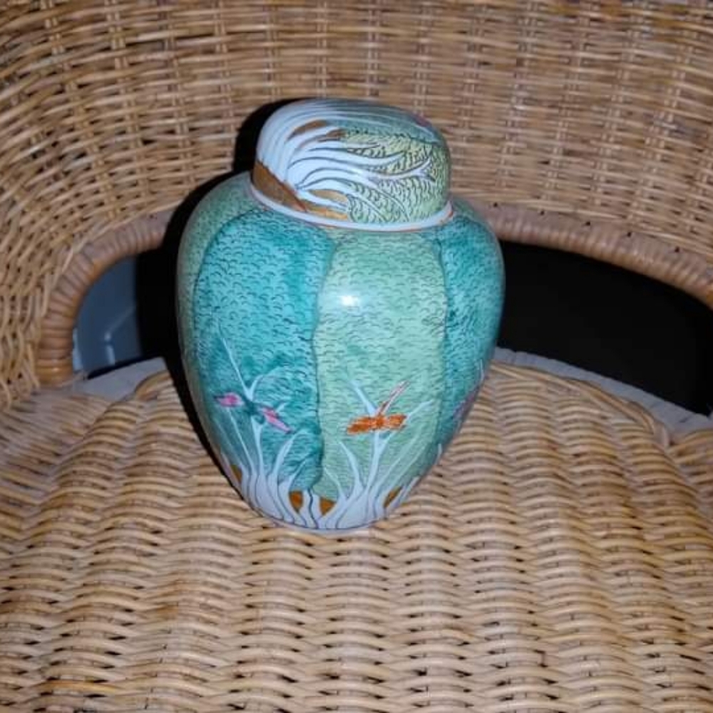 Vintage Japanese Porcelain Ware Jar Hong Kong